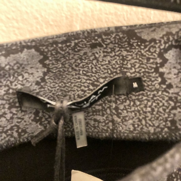 William Rast skirt - Picture 3 of 7